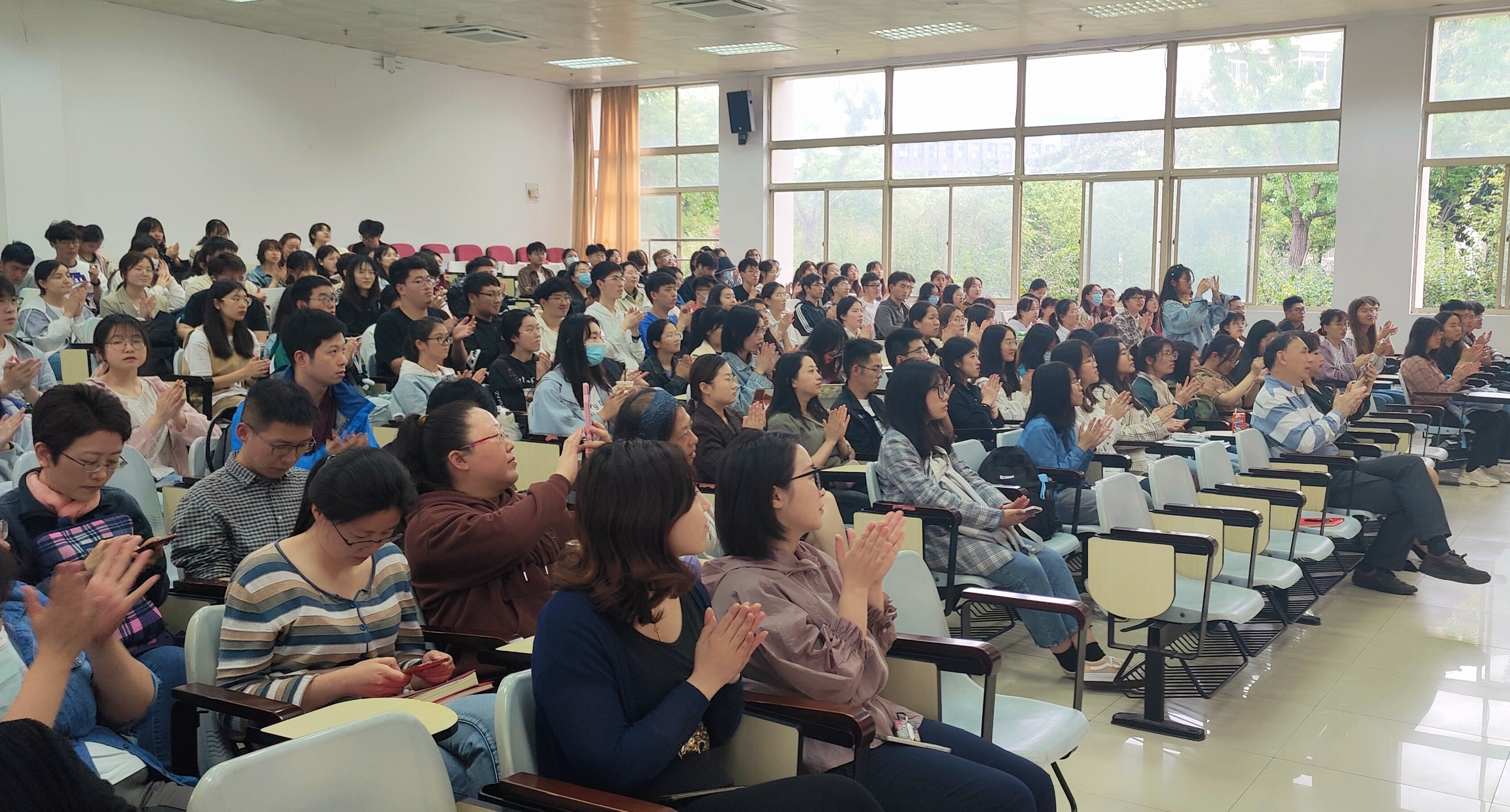 学党史强信念跟党走李树培老师为我院师生进行党史教育讲座